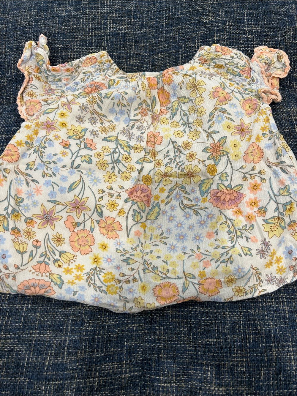 ☀️ 3/$15 Next Smocked Floral Tee Cream